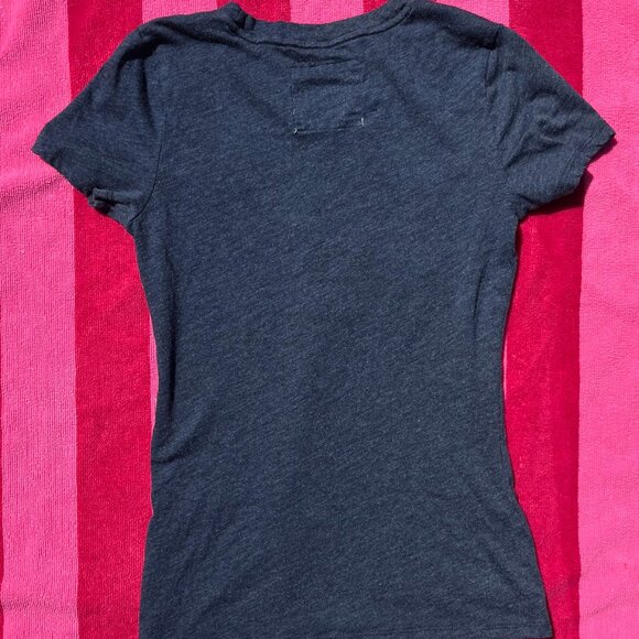 XS Hollister Navy Graphic Top - Picture 2 of 5